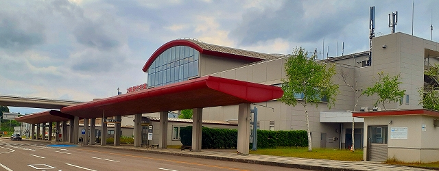 AIRPORT5.JPG - 159,744BYTES
